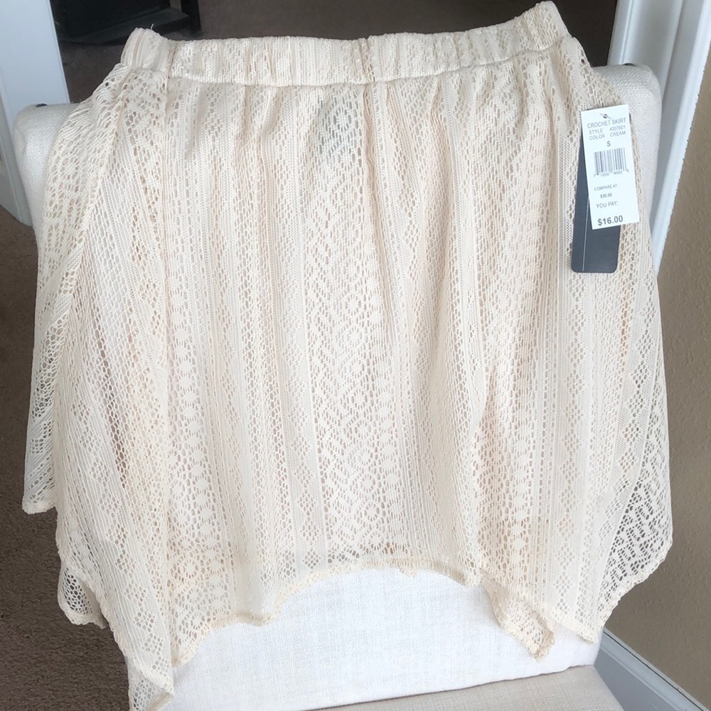 Hankerchief hem skirt